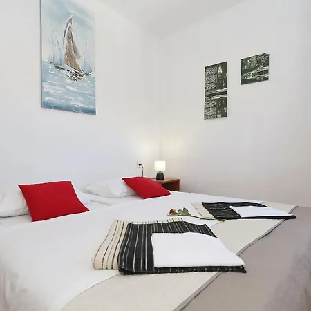 Holiday Home Luka-Sauna & Jacuzzi Privlaka  Exterior photo
