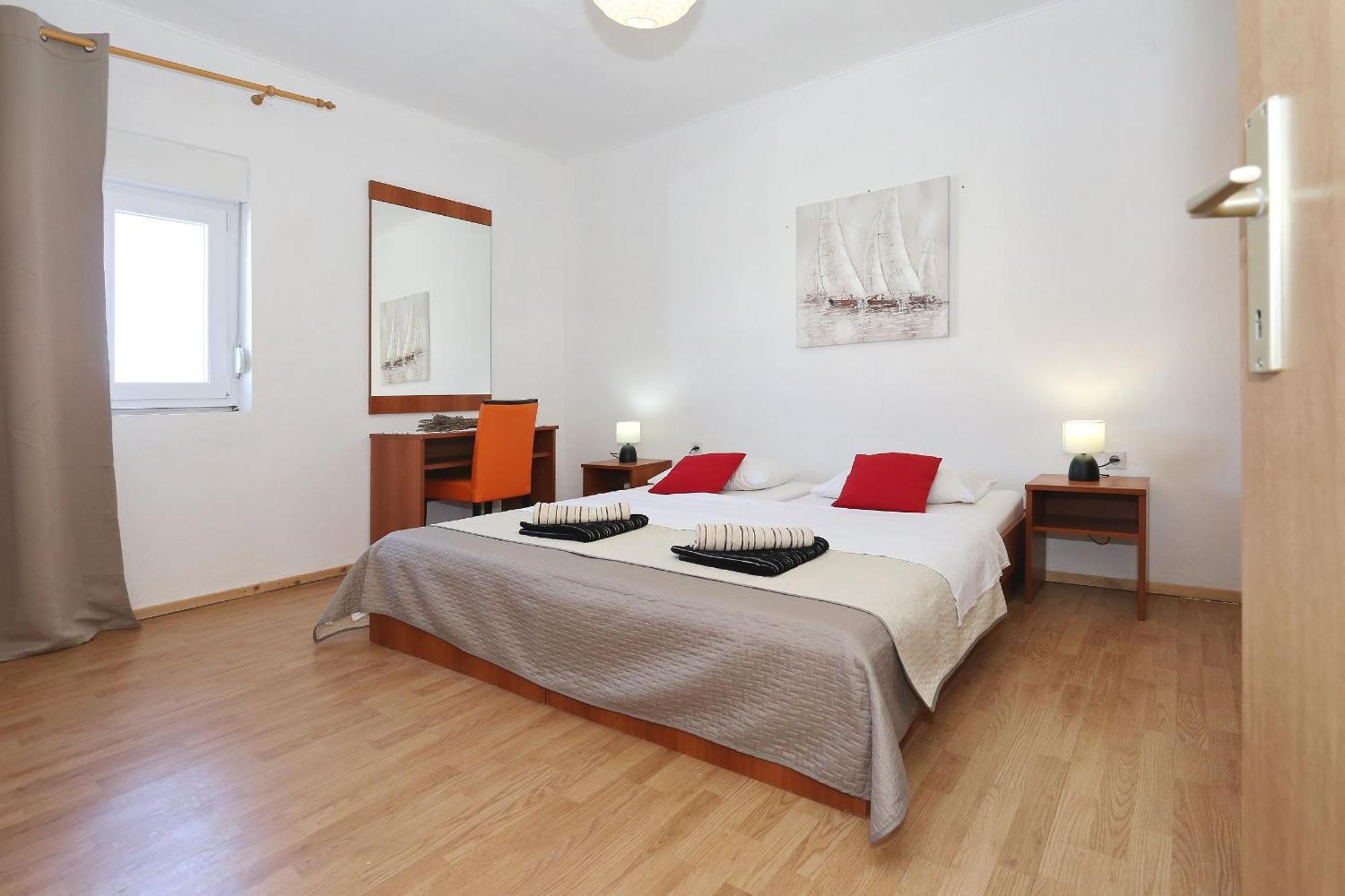 Luka-sauna & Jacuzzi Holiday home Privlaka (Zadar)