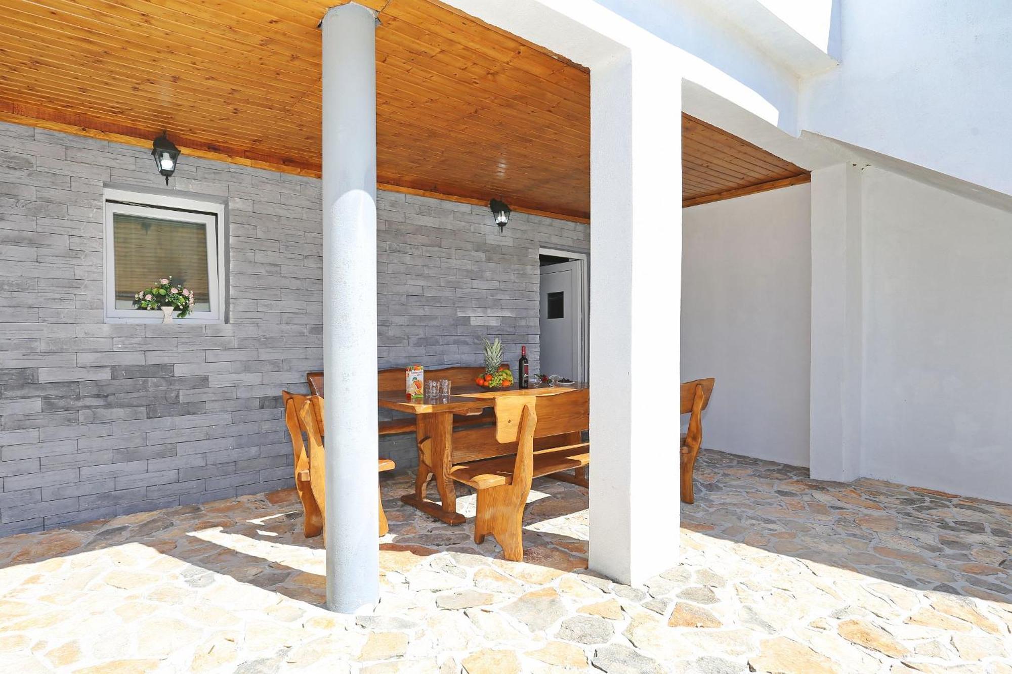 Holiday home Luka-sauna & Jacuzzi Privlaka (Zadar)
