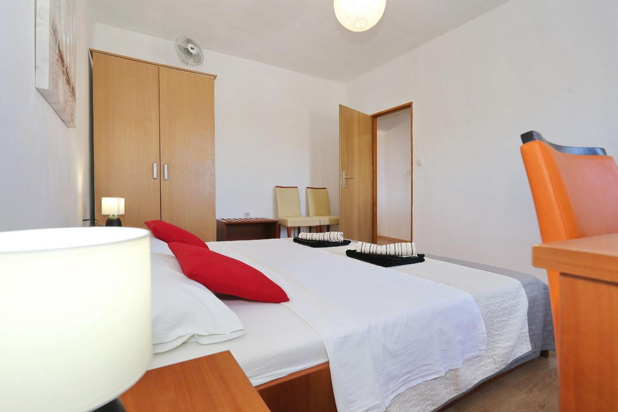 Luka-sauna & Jacuzzi Holiday home Privlaka (Zadar)